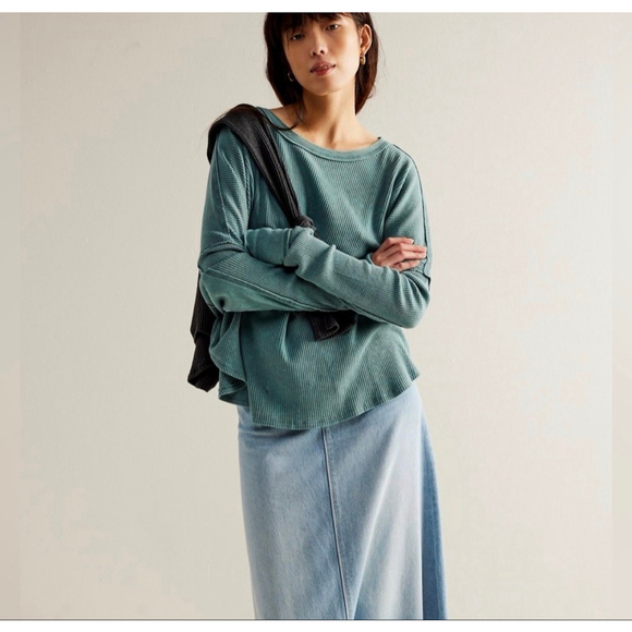 We The Free Microphone Drop Thermal NWOT Size Medium Silver Pine - Picture 2 of 6